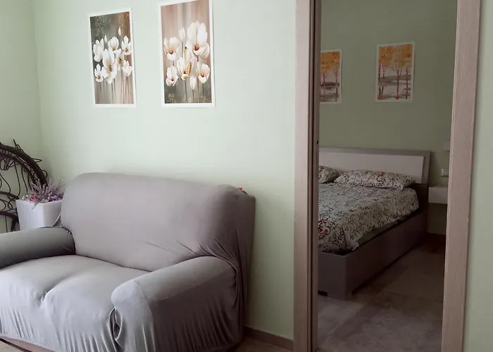 Appartamento Con Veranda E Giardino A 75 M Dal Mare